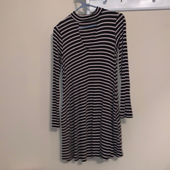 🌺 3/$15 Woman’s Small Socialite Stripped Dress - Picture 1 of 5